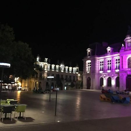 Bel Appartement Climatise Plein Centre Ville Poitiers Exteriör bild