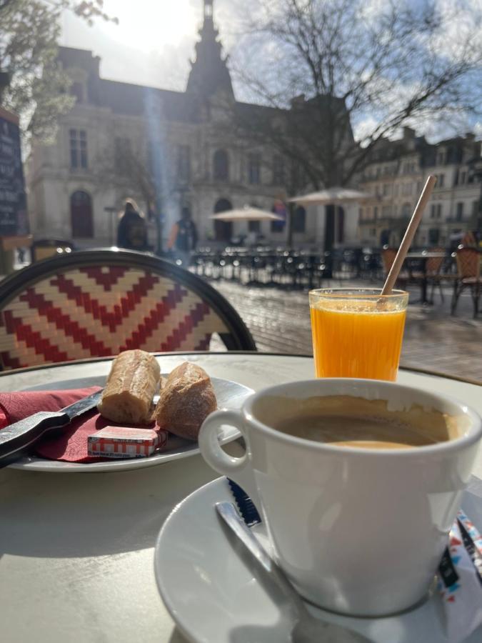 Bel Appartement Climatise Plein Centre Ville Poitiers Exteriör bild